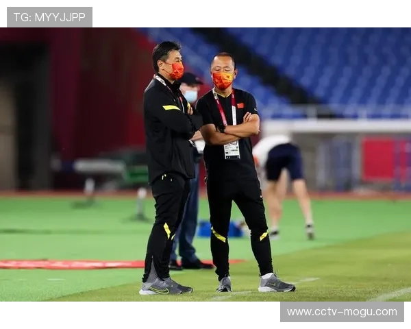 张名扬防摔进步但下肢防御不足，未来排名保留迎战强敌